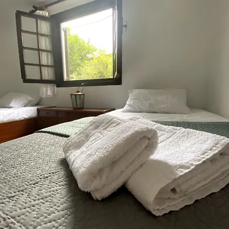 Cozy Retreat By The Sea *