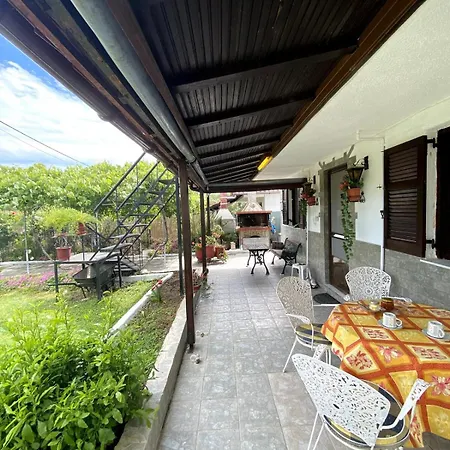 Semesterbostad Cozy Retreat By The Sea