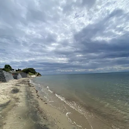 Semesterbostad Cozy Retreat By The Sea Nea Irakleia