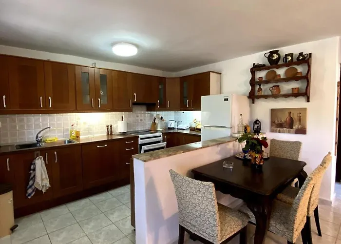Cozy Retreat By The Sea Nea Iraklia